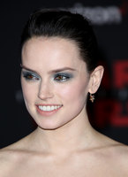 Daisy Ridley Longsleeve T-shirt #2938988