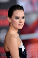 Daisy Ridley Longsleeve T-shirt #2939018