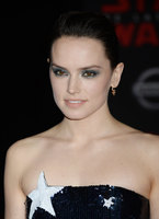 Daisy Ridley Longsleeve T-shirt #2939098