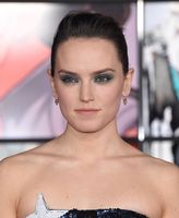 Daisy Ridley Longsleeve T-shirt #2939099
