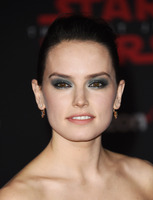 Daisy Ridley Longsleeve T-shirt #2939310