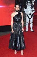 Daisy Ridley Longsleeve T-shirt #2939580