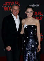 Daisy Ridley Longsleeve T-shirt #2939582