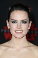 Daisy Ridley Longsleeve T-shirt #2939656