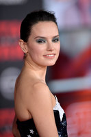Daisy Ridley Longsleeve T-shirt #2939710