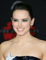 Daisy Ridley Longsleeve T-shirt #2939730