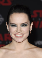 Daisy Ridley Longsleeve T-shirt #2939733