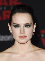 Daisy Ridley Longsleeve T-shirt #2939776