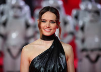 Daisy Ridley Longsleeve T-shirt #2989523