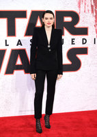 Daisy Ridley Longsleeve T-shirt #2989621