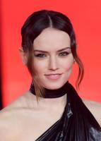 Daisy Ridley Longsleeve T-shirt #2989625