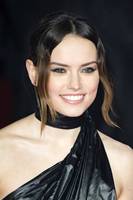 Daisy Ridley Longsleeve T-shirt #2989632