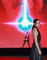 Daisy Ridley Longsleeve T-shirt #2989664