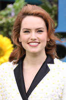 Daisy Ridley Longsleeve T-shirt #3179087