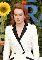 Daisy Ridley Sweatshirt #3179196