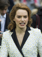 Daisy Ridley Longsleeve T-shirt #3179239
