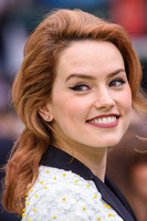 Daisy Ridley Longsleeve T-shirt #3179246
