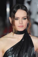 Daisy Ridley Longsleeve T-shirt #3194287