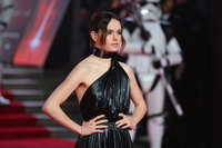 Daisy Ridley Longsleeve T-shirt #3194427