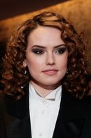 Daisy Ridley Longsleeve T-shirt #3207326