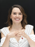 Daisy Ridley Longsleeve T-shirt #3224236