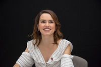 Daisy Ridley Longsleeve T-shirt #3224238