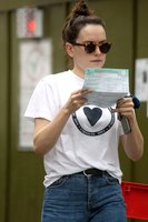 Daisy Ridley Longsleeve T-shirt #3263539