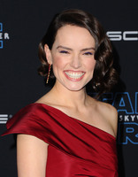 Daisy Ridley Sweatshirt #3910931