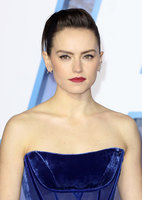 Daisy Ridley Longsleeve T-shirt #3910989