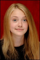 Dakota Fanning longsleeve t-shirt #2234018