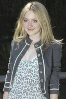 Dakota Fanning longsleeve t-shirt #2246018