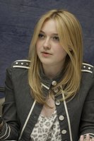 Dakota Fanning longsleeve t-shirt #2246020