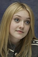 Dakota Fanning mug #G582477