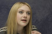 Dakota Fanning longsleeve t-shirt #2246031