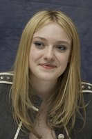 Dakota Fanning tote bag #G582488