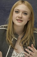 Dakota Fanning Sweatshirt #2246041