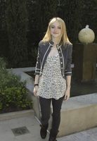 Dakota Fanning t-shirt #2246059