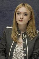 Dakota Fanning t-shirt #2246065