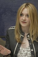 Dakota Fanning t-shirt #2246077