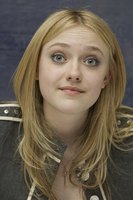 Dakota Fanning tote bag #G582528