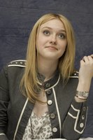 Dakota Fanning Tank Top #2246082