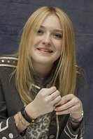 Dakota Fanning t-shirt #2246087