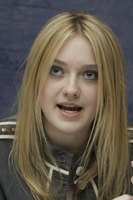 Dakota Fanning mug #G582540
