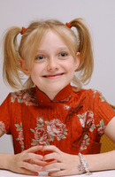 Dakota Fanning Sweatshirt #2269409