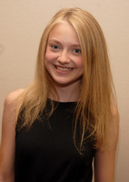 Dakota Fanning mug #G605671