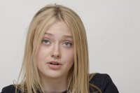 Dakota Fanning t-shirt #2283717