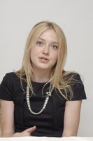 Dakota Fanning hoodie #2283729
