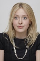 Dakota Fanning hoodie #2283750