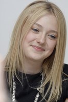 Dakota Fanning tote bag #G619879