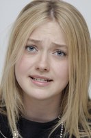 Dakota Fanning mug #G619889